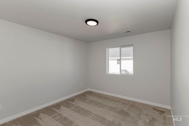 7083 E Shields Dr, Nampa, ID 83687