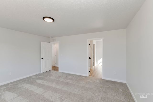 7083 E Shields Dr, Nampa, ID 83687