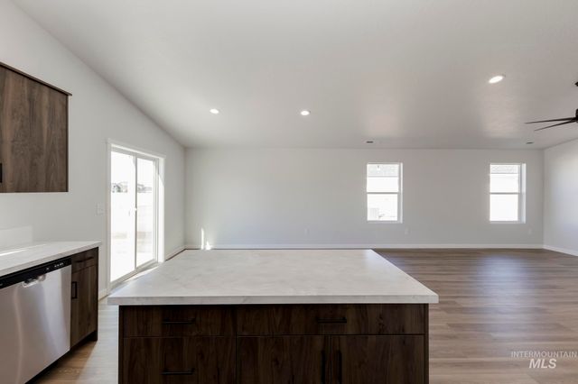 7083 E Shields Dr, Nampa, ID 83687