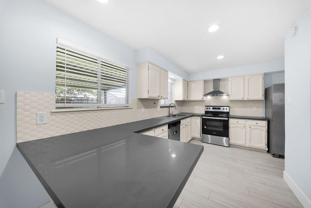 9839 Rustic Rock Road, La Porte, TX 77571
