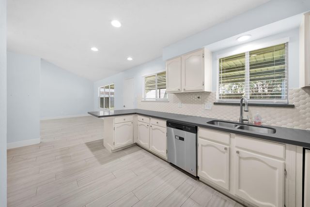 9839 Rustic Rock Road, La Porte, TX 77571