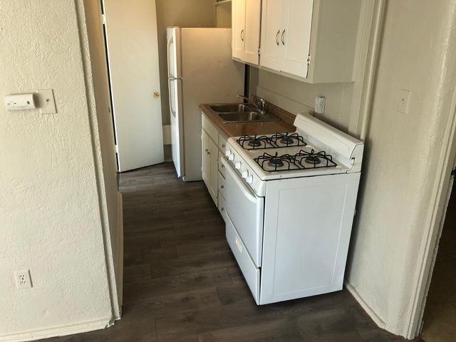 1211 Copper Avenue NE Apt 8, Albuquerque, NM 87106