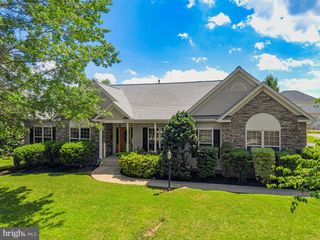 700 FOX CHASE ST, Warrenton, VA 20186