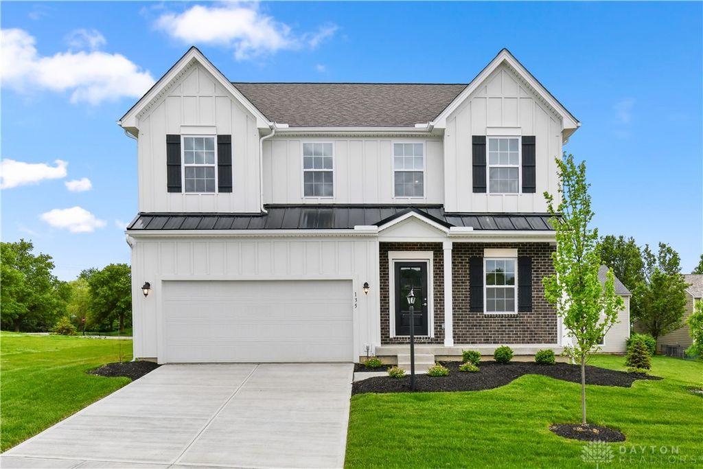 135 Magnolia Lane, Springboro, OH 45066