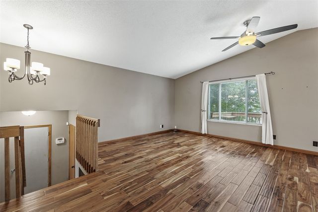 3205 33rd Avenue SW, Cedar Rapids, IA 52404