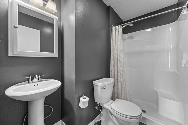 3205 33rd Avenue SW, Cedar Rapids, IA 52404