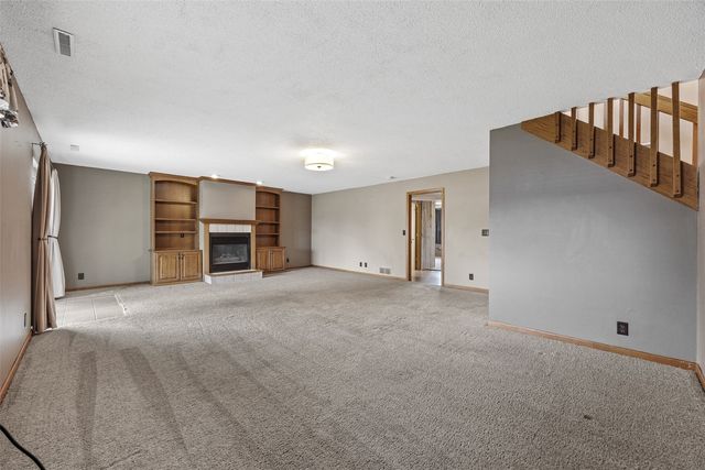 3205 33rd Avenue SW, Cedar Rapids, IA 52404