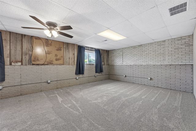 3205 33rd Avenue SW, Cedar Rapids, IA 52404