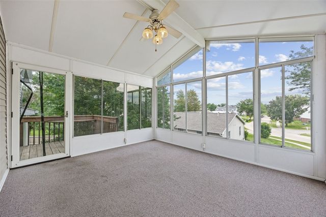 3205 33rd Avenue SW, Cedar Rapids, IA 52404