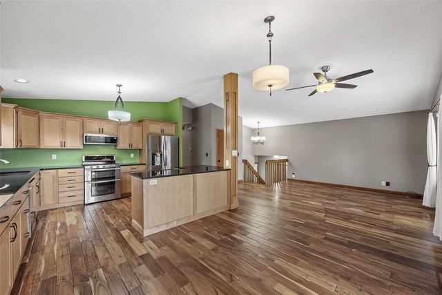 3205 33rd Avenue SW, Cedar Rapids, IA 52404