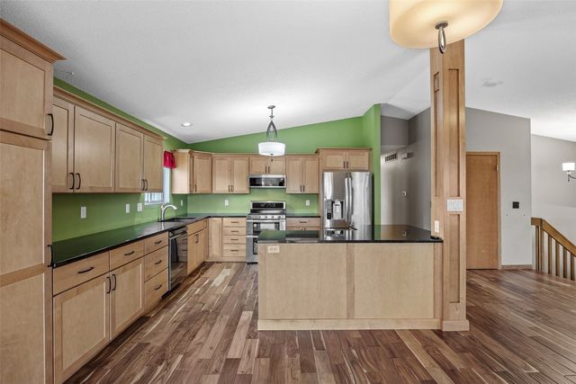 3205 33rd Avenue SW, Cedar Rapids, IA 52404