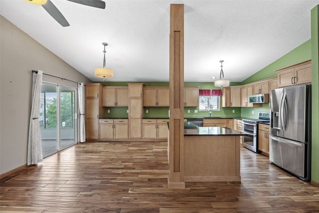 3205 33rd Avenue SW, Cedar Rapids, IA 52404