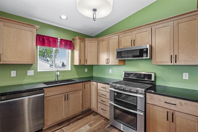 3205 33rd Avenue SW, Cedar Rapids, IA 52404