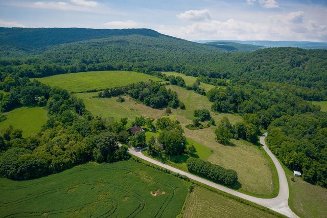 3908 Lost Creek Rd, Sparta, TN 38583