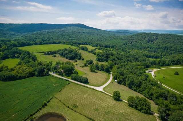 3908 Lost Creek Rd, Sparta, TN 38583