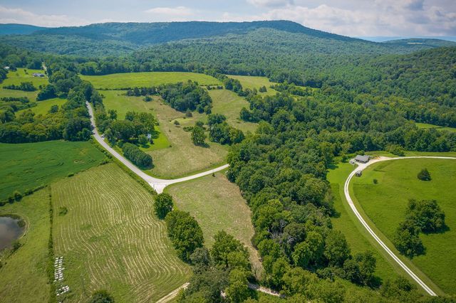 3908 Lost Creek Rd, Sparta, TN 38583