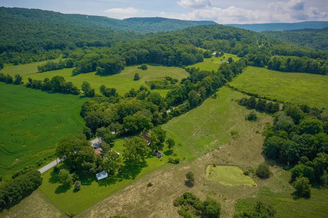 3908 Lost Creek Rd, Sparta, TN 38583