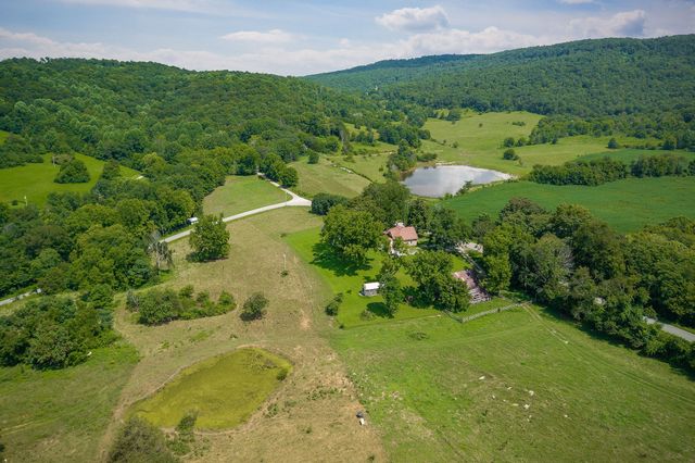 3908 Lost Creek Rd, Sparta, TN 38583