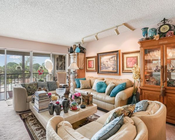 3930 Inverrary Boulevard 406D, Lauderhill, FL 33319