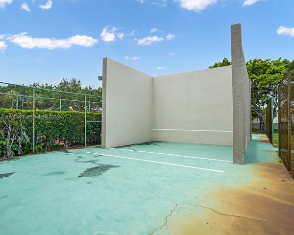 3930 Inverrary Boulevard 406D, Lauderhill, FL 33319