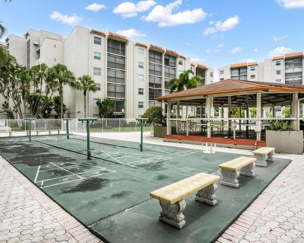 3930 Inverrary Boulevard 406D, Lauderhill, FL 33319