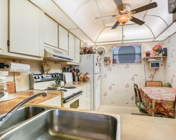3930 Inverrary Boulevard 406D, Lauderhill, FL 33319