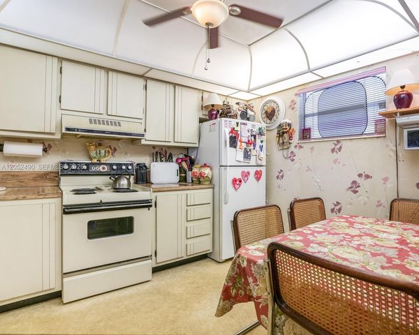 3930 Inverrary Boulevard 406D, Lauderhill, FL 33319