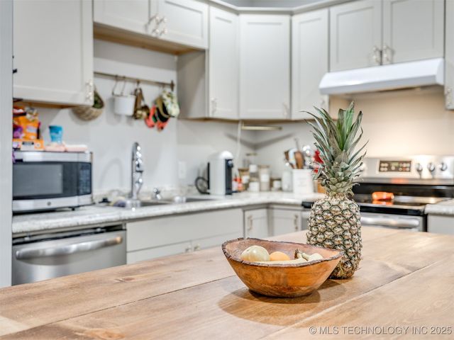 1330 N Santa Fe Avenue, Tulsa, OK 74127