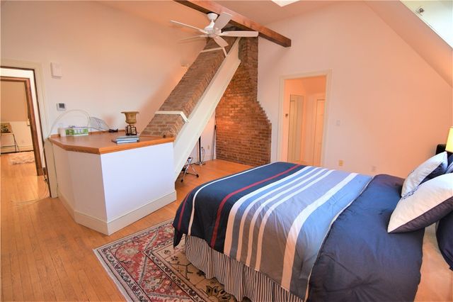 61 Ledge Road J, Newport, RI 02840