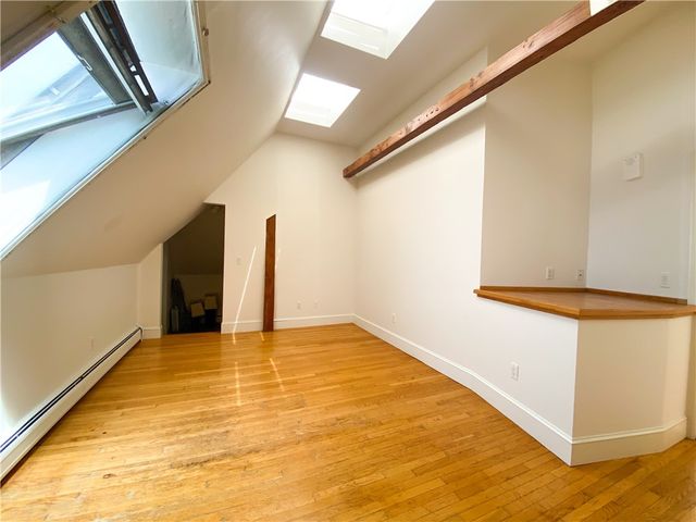 61 Ledge Road J, Newport, RI 02840