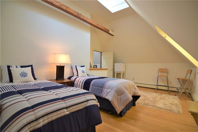 61 Ledge Road J, Newport, RI 02840