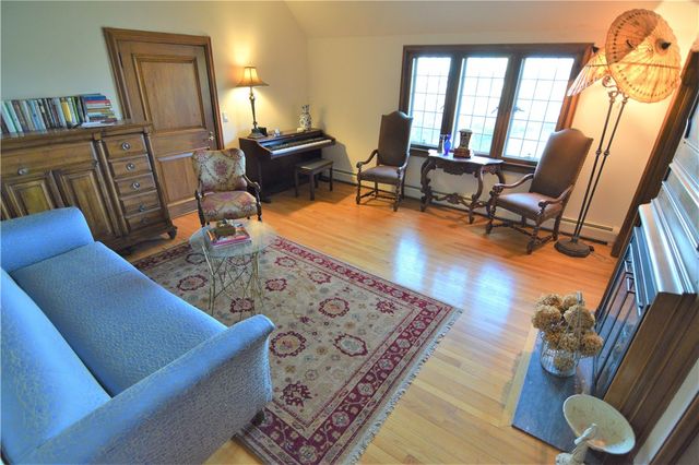 61 Ledge Road J, Newport, RI 02840