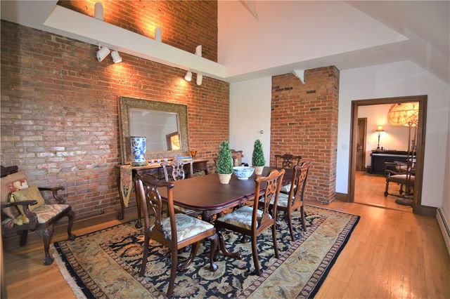 61 Ledge Road J, Newport, RI 02840