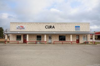 508 W HONDO AVE, Devine, TX 78016