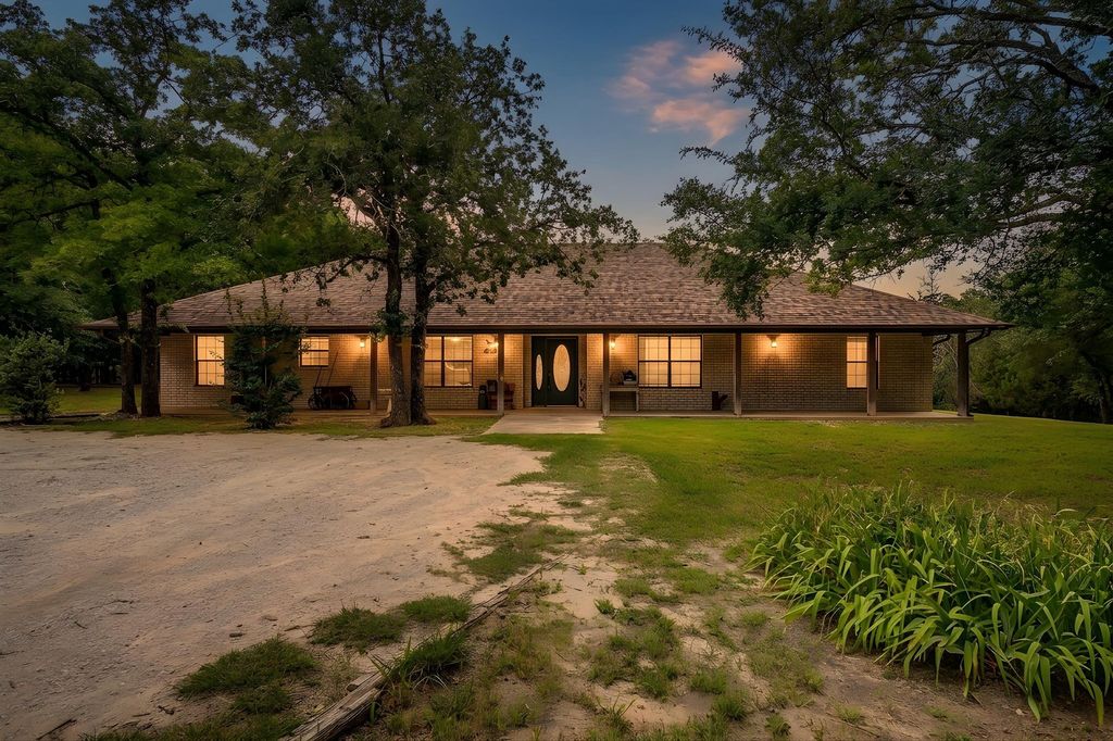 1110 Jones Road, Weatherford, TX 76088