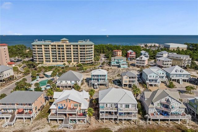 1467 Sandy Lane B, Gulf Shores, AL 36542
