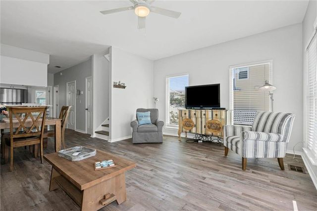 1467 Sandy Lane B, Gulf Shores, AL 36542