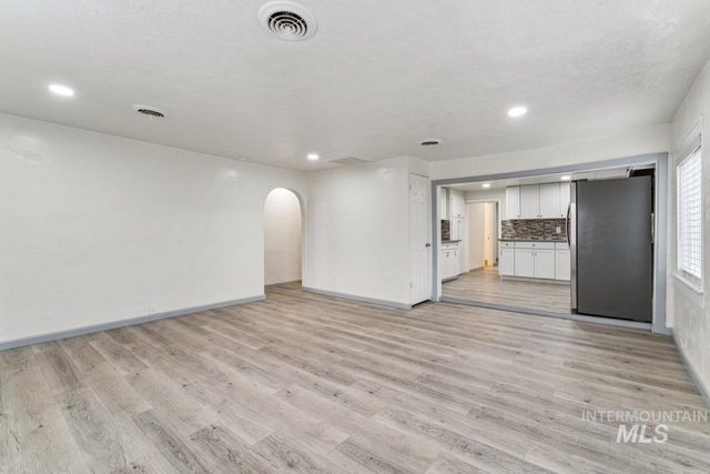 317 E Ithaca Street, Caldwell, ID 83605