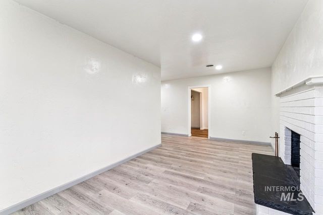 317 E Ithaca Street, Caldwell, ID 83605