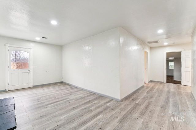 317 E Ithaca Street, Caldwell, ID 83605