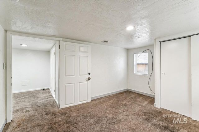 317 E Ithaca Street, Caldwell, ID 83605