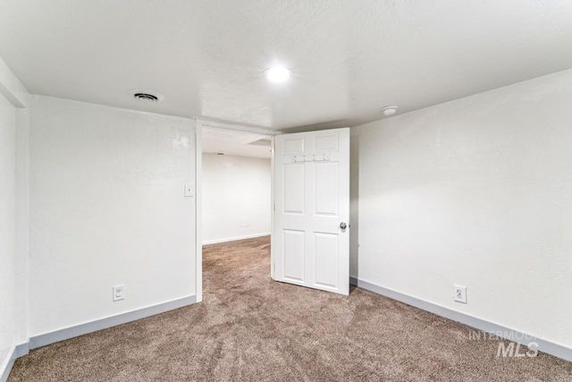 317 E Ithaca Street, Caldwell, ID 83605