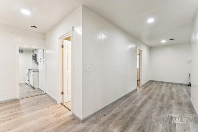 317 E Ithaca Street, Caldwell, ID 83605