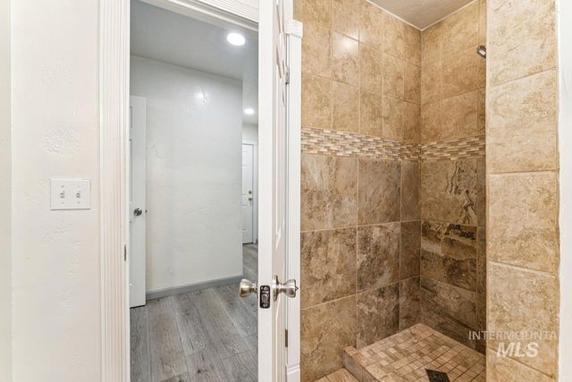 317 E Ithaca Street, Caldwell, ID 83605