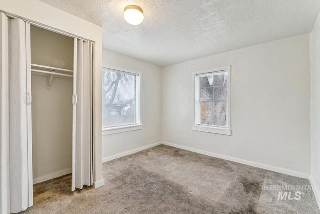 317 E Ithaca Street, Caldwell, ID 83605