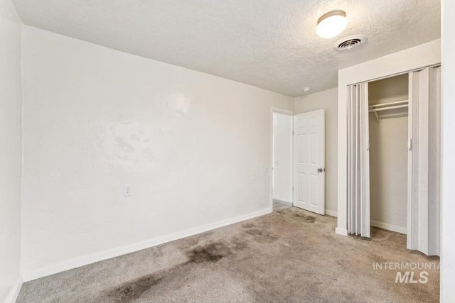 317 E Ithaca Street, Caldwell, ID 83605