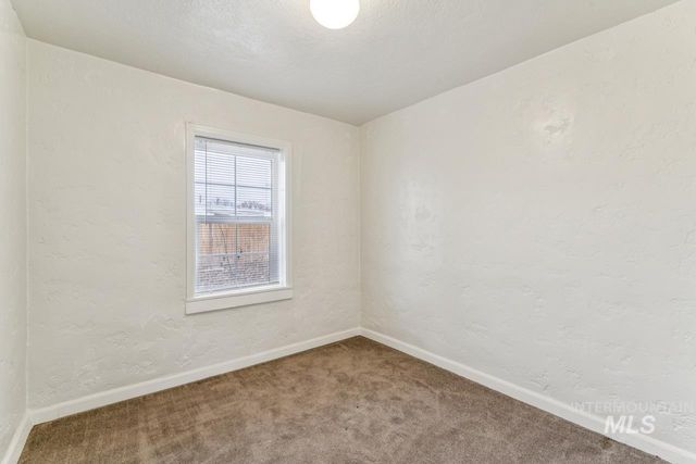 317 E Ithaca Street, Caldwell, ID 83605