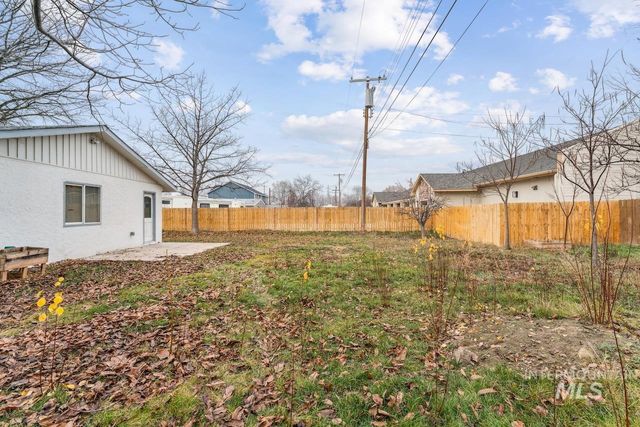 317 E Ithaca Street, Caldwell, ID 83605