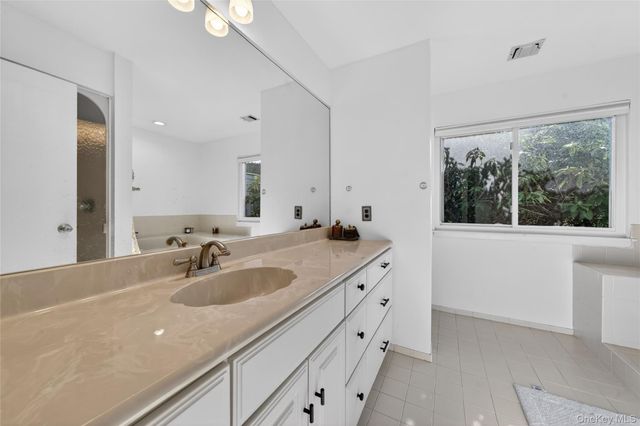 9 Vista Drive N, Manorville, NY 11949
