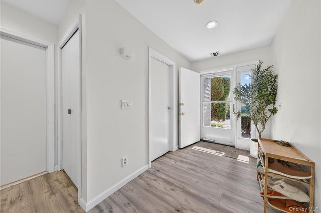 9 Vista Drive N, Manorville, NY 11949